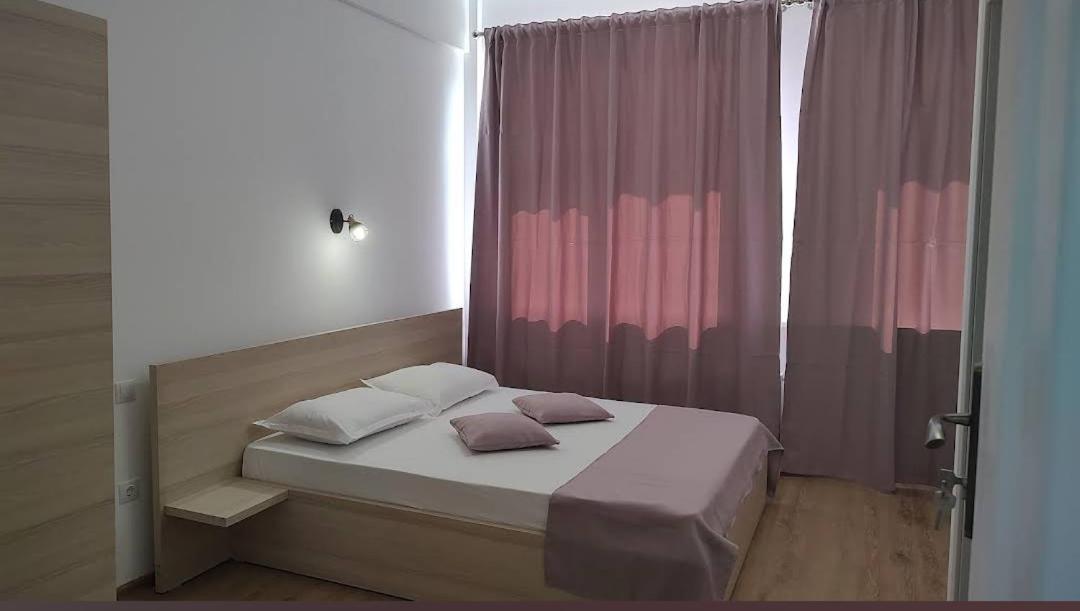Puzzle Magic Bed & Breakfast Питещ Екстериор снимка